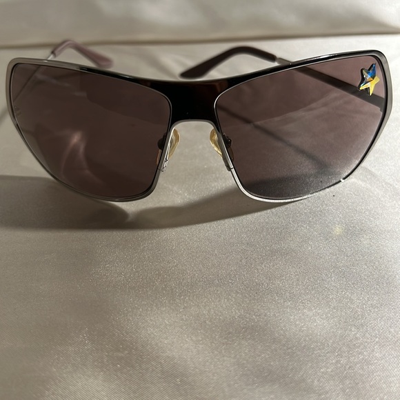 Dior Sunglasses with Star Embellishment - Picture 3 of 5